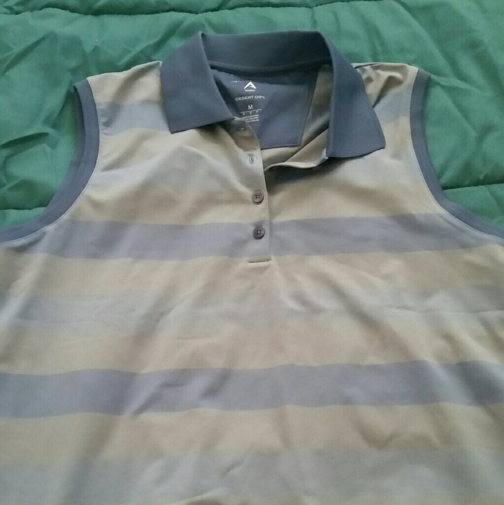 Sleeveless golf shirt
